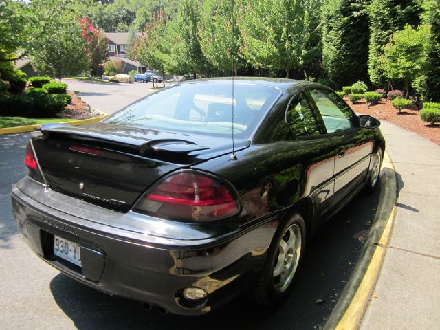 2004 Pontiac Grand Am Sportback LS