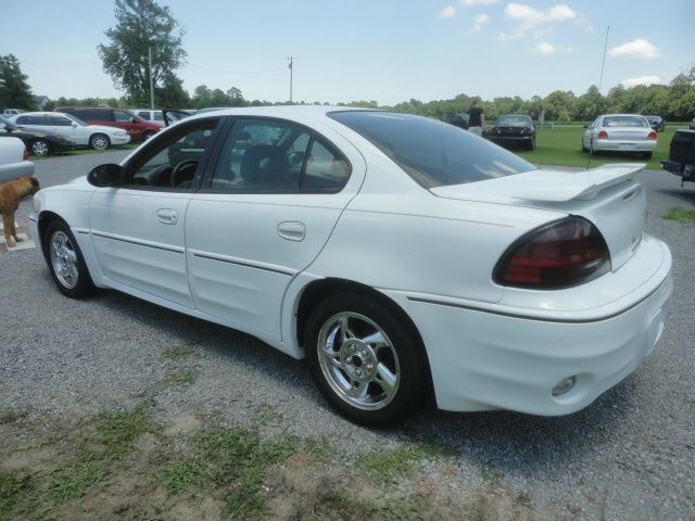 2004 Pontiac Grand Am XUV SLE 4WD