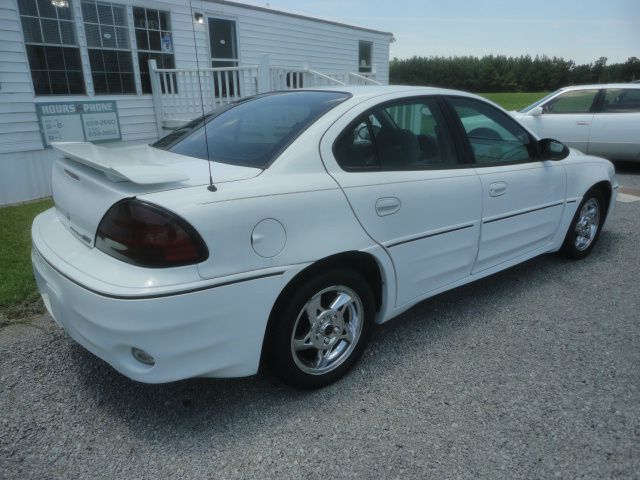 2004 Pontiac Grand Am XUV SLE 4WD