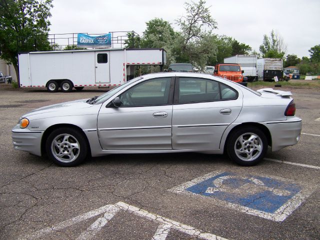 2004 Pontiac Grand Am XUV SLE 4WD