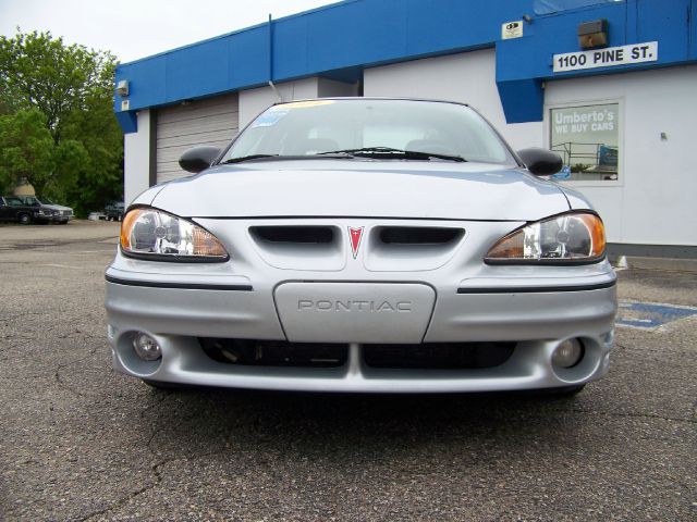 2004 Pontiac Grand Am XUV SLE 4WD