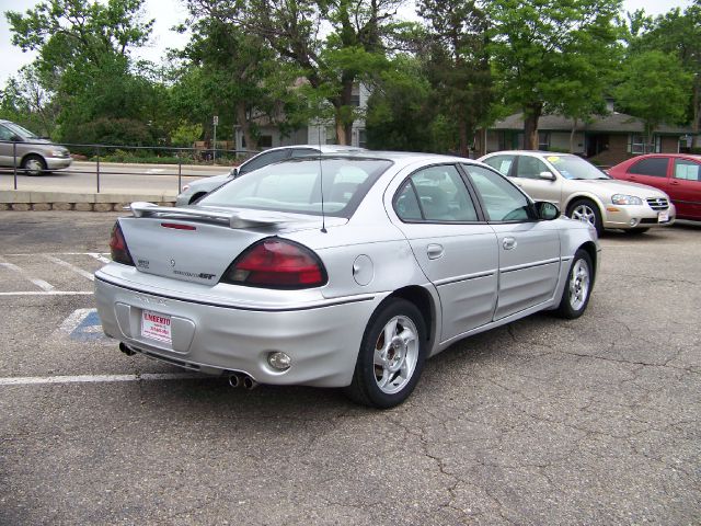 2004 Pontiac Grand Am XUV SLE 4WD