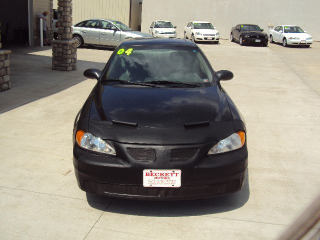 2004 Pontiac Grand Am XUV SLE 4WD