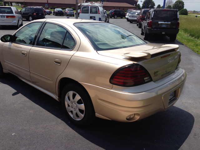 2005 Pontiac Grand Am Sport -5 Speed-stick-4x4