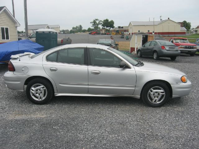 2005 Pontiac Grand Am Sport -5 Speed-stick-4x4