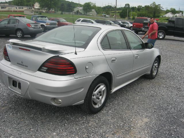 2005 Pontiac Grand Am Sport -5 Speed-stick-4x4