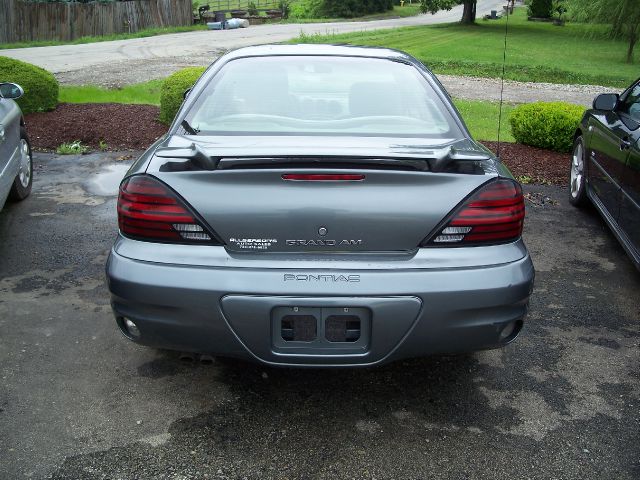 2005 Pontiac Grand Am Sport -5 Speed-stick-4x4