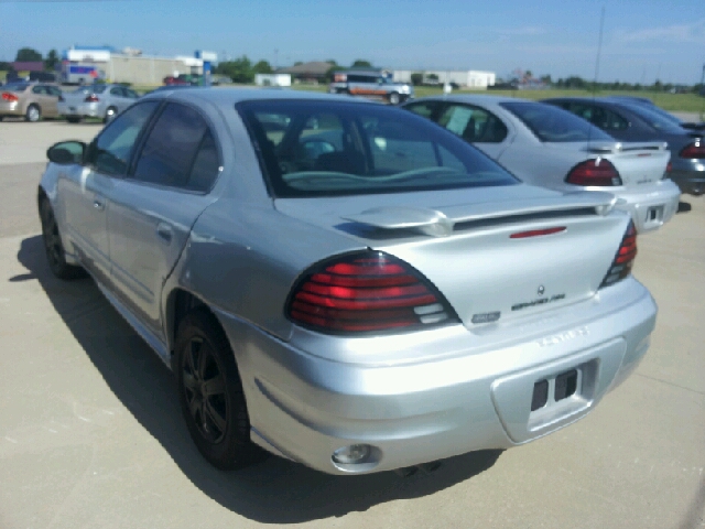 2005 Pontiac Grand Am Sport -5 Speed-stick-4x4