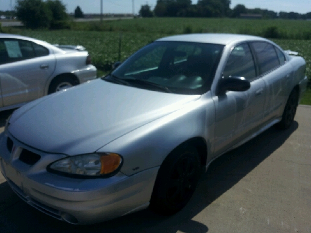 2005 Pontiac Grand Am Sport -5 Speed-stick-4x4