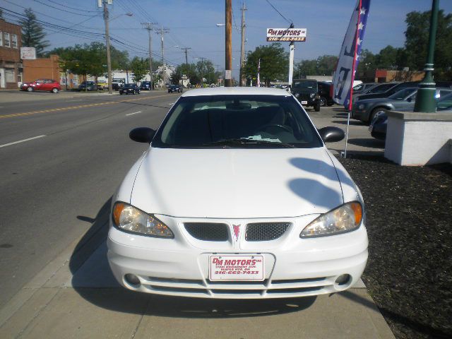 2005 Pontiac Grand Am Sport -5 Speed-stick-4x4