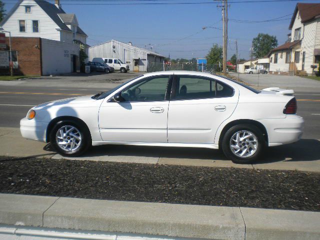 2005 Pontiac Grand Am Sport -5 Speed-stick-4x4