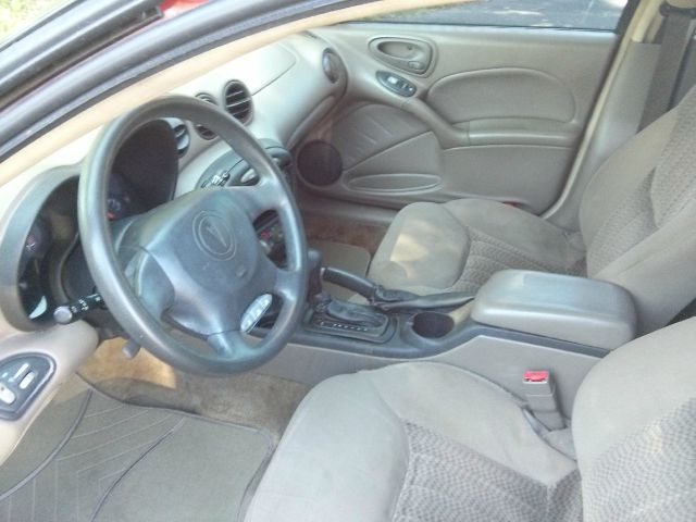 2005 Pontiac Grand Am Sport -5 Speed-stick-4x4