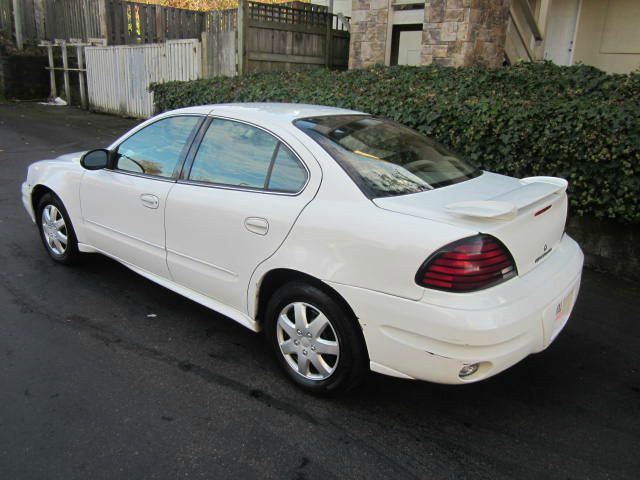 2005 Pontiac Grand Am Sport -5 Speed-stick-4x4