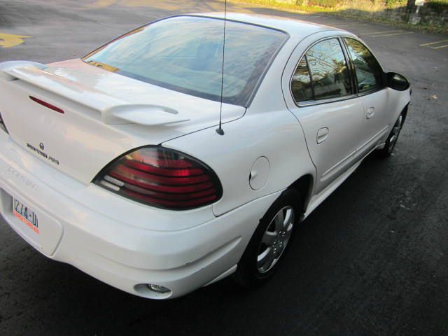 2005 Pontiac Grand Am Sport -5 Speed-stick-4x4