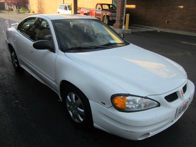 2005 Pontiac Grand Am Sport -5 Speed-stick-4x4