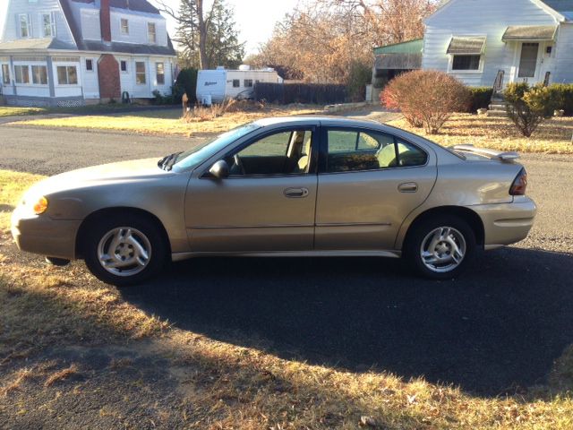 2005 Pontiac Grand Am Sport -5 Speed-stick-4x4