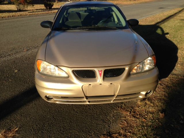 2005 Pontiac Grand Am Sport -5 Speed-stick-4x4