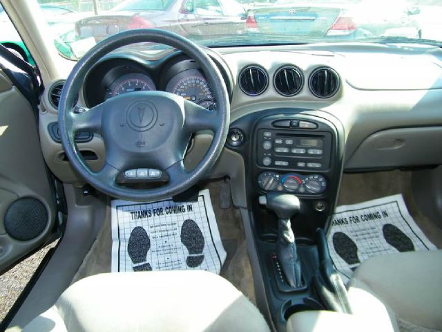 2005 Pontiac Grand Am Sport -5 Speed-stick-4x4