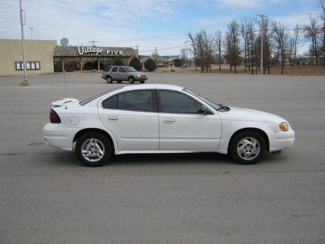 2005 Pontiac Grand Am Sport -5 Speed-stick-4x4