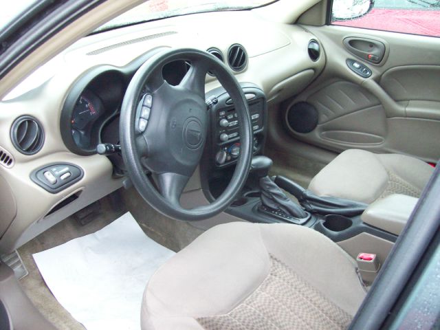 2005 Pontiac Grand Am Sport -5 Speed-stick-4x4