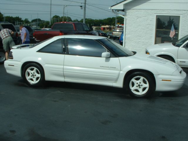 1995 Pontiac Grand Prix 4dr Sdn SL Auto Sedan