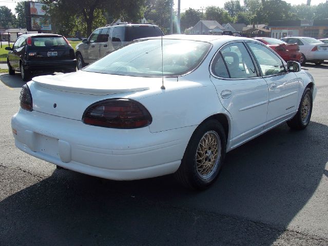 1997 Pontiac Grand Prix Sport -5 Speed-stick-4x4