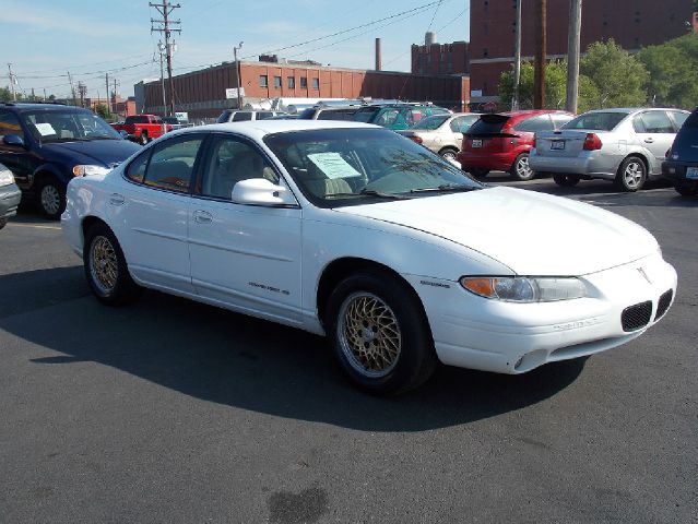 1997 Pontiac Grand Prix Sport -5 Speed-stick-4x4