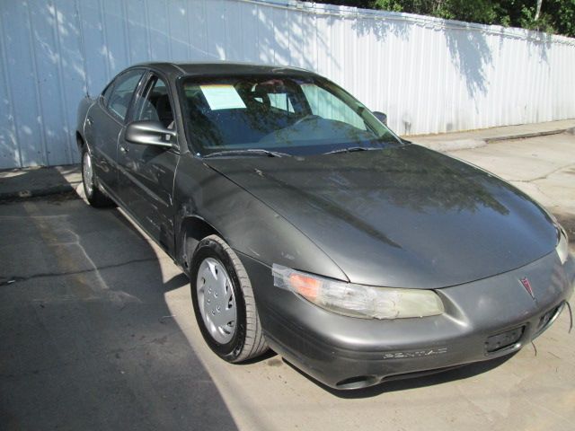 1998 Pontiac Grand Prix Sport -5 Speed-stick-4x4