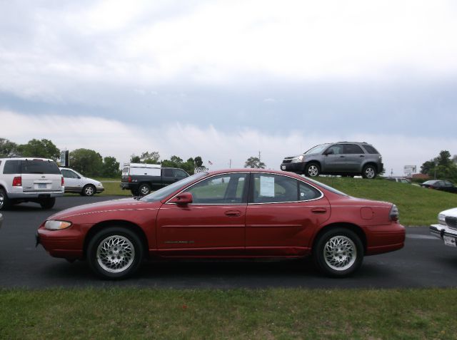 1998 Pontiac Grand Prix Sport -5 Speed-stick-4x4