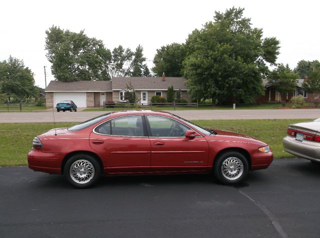 1998 Pontiac Grand Prix Sport -5 Speed-stick-4x4