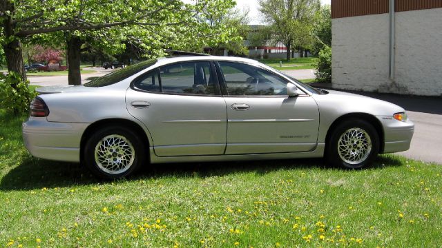 1999 Pontiac Grand Prix XUV SLE 4WD