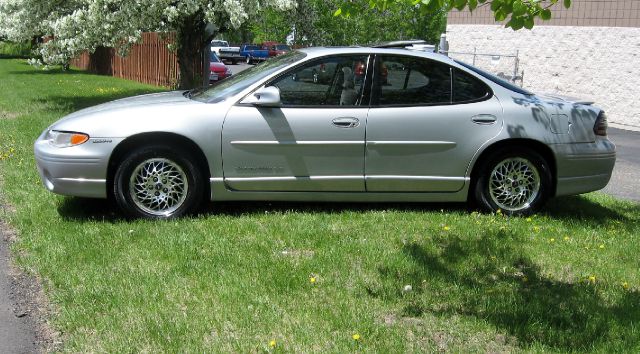 1999 Pontiac Grand Prix XUV SLE 4WD