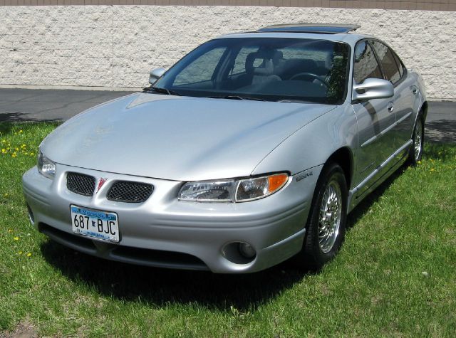 1999 Pontiac Grand Prix XUV SLE 4WD