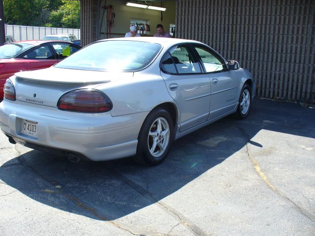 1999 Pontiac Grand Prix XUV SLE 4WD