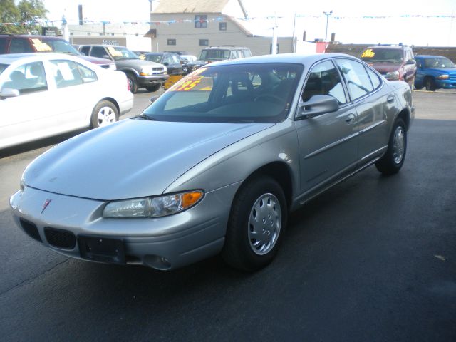 1999 Pontiac Grand Prix Sport -5 Speed-stick-4x4