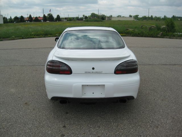 1999 Pontiac Grand Prix XUV SLE 4WD