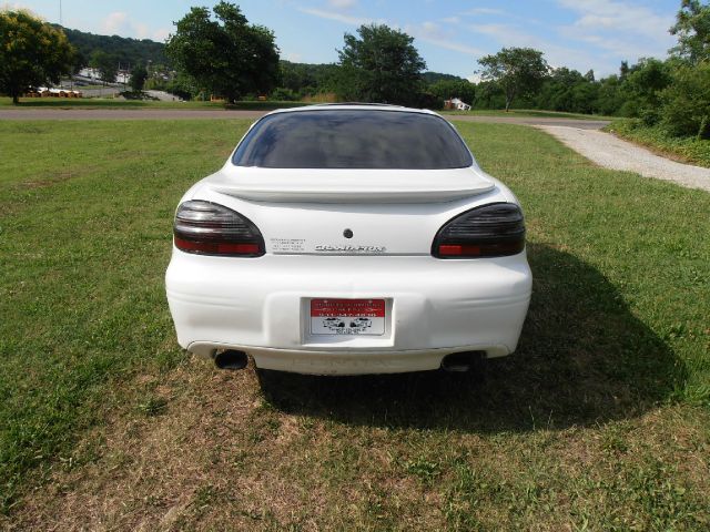 1999 Pontiac Grand Prix XUV SLE 4WD