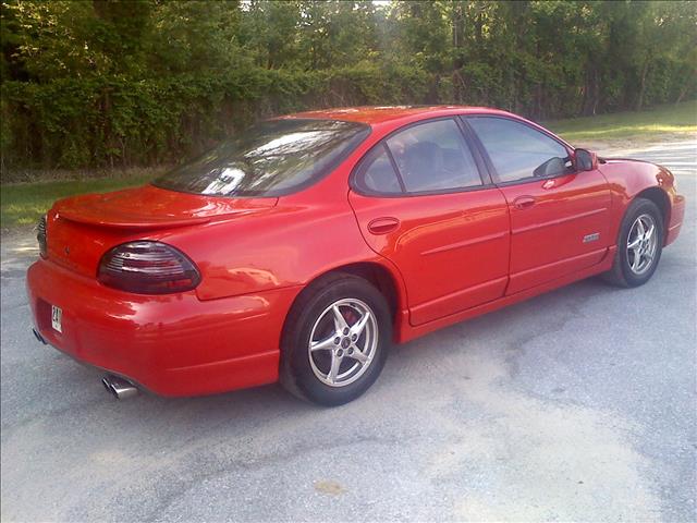 1999 Pontiac Grand Prix 4dr Sdn 750li Xdrive AWD