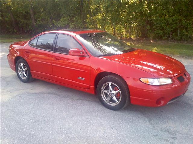 1999 Pontiac Grand Prix 4dr Sdn 750li Xdrive AWD