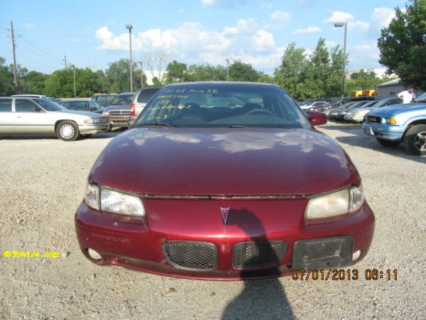 2000 Pontiac Grand Prix Sport -5 Speed-stick-4x4