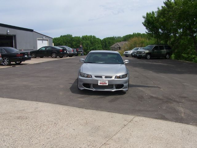 2000 Pontiac Grand Prix XUV SLE 4WD