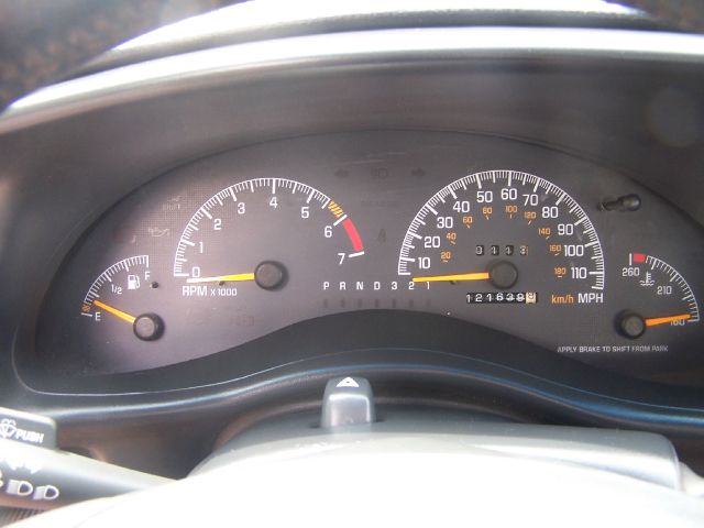 2000 Pontiac Grand Prix XUV SLE 4WD