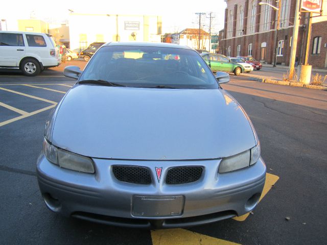 2000 Pontiac Grand Prix XUV SLE 4WD