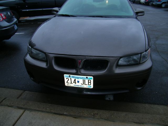 2000 Pontiac Grand Prix XUV SLE 4WD