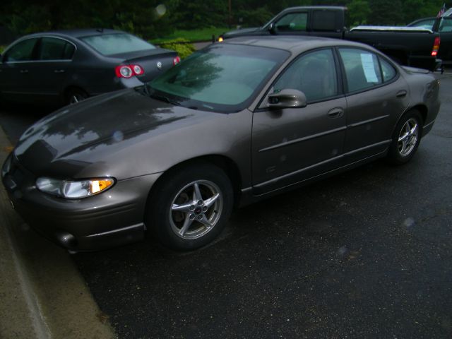 2000 Pontiac Grand Prix XUV SLE 4WD