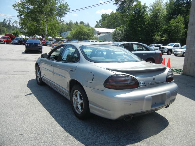 2000 Pontiac Grand Prix XUV SLE 4WD