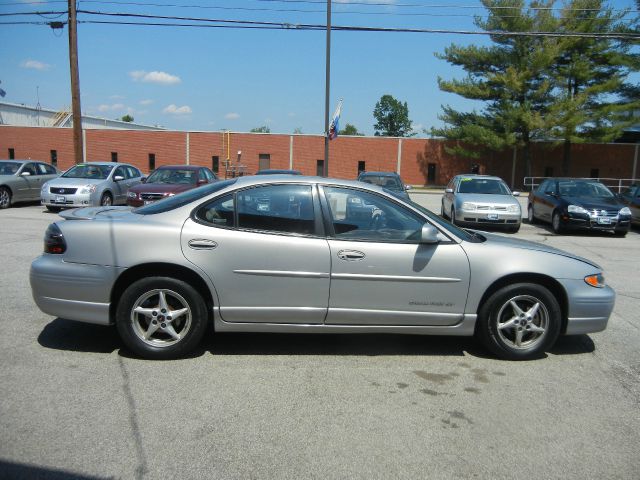 2000 Pontiac Grand Prix XUV SLE 4WD