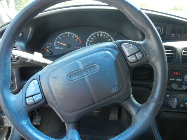 2000 Pontiac Grand Prix XUV SLE 4WD