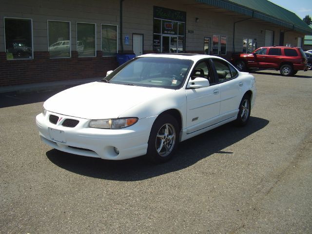 2000 Pontiac Grand Prix 4dr Quad Cab WB 4WD SLT