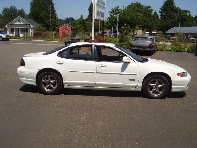 2000 Pontiac Grand Prix 4dr Quad Cab WB 4WD SLT